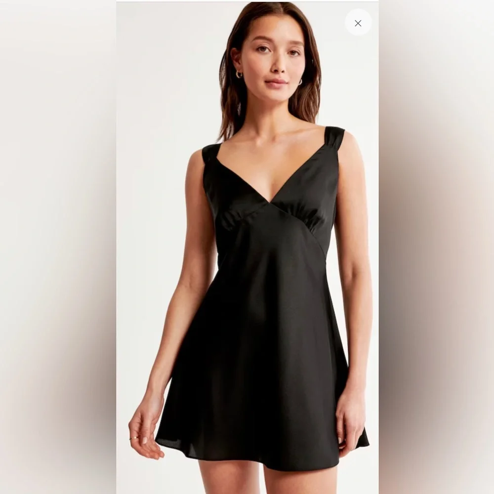 ABERCROMBIE & FITCH Satin Tie Back Nightie Size Small NEW WITH TAGS